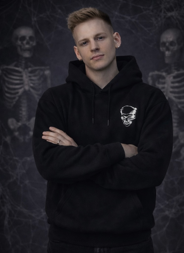'Blackout Skull' Men's Oversized Hoodie (S)